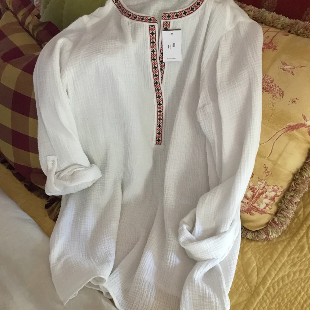 NWT J.Jill white shirt w/ neckline detail. Size L.
